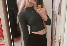 YULI小姐姐,时尚潮流引领者，魅力四射的时尚偶像