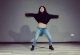 成年小姐姐跳的舞蹈,成年小姐姐的动感舞蹈风采